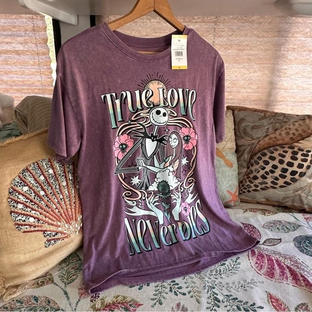 NWT Disney NIGHTMARE BEFORE CHRISTMAS Med T-Shirt "True Love‎ Never Dies" Purple